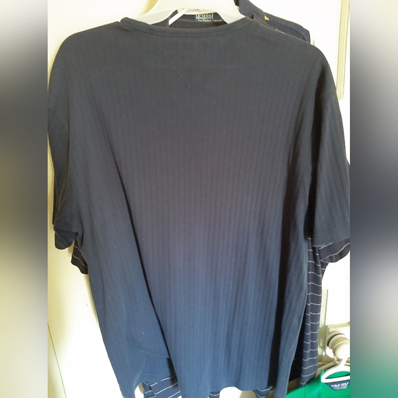 TOMMY HILFIGER Ribbed V Neck EUC - Picture 3 of 3